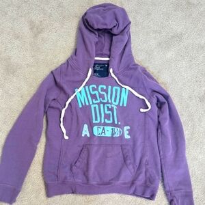 American Eagle Purple Hoodie Size Medium